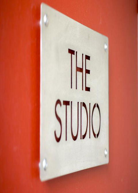 TWOFOURTWO Boutique Apartments - Accommodation Bookings 3