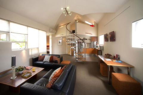 TWOFOURTWO Boutique Apartments - Accommodation Bookings 0