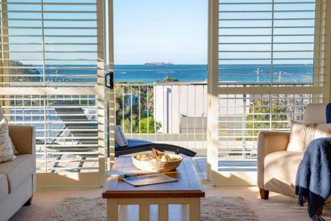 Tyrone Beach Retreat, VIEWS - Accommodation Bookings 2