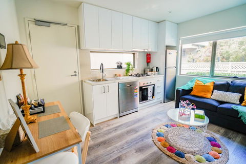 U1 Brunswick Living Brand New Apartment Close To Airport And CBD - Accommodation Bookings 0