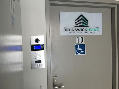 U201 Brunswick Living Brand New Deluxe Balcony Upper Floor Apartment Close To Airport And CBD - Accommodation Bookings 3