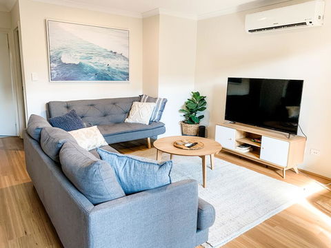 Ultimate Oasis Condo. Wifi + Netflix + Parking - Accommodation Bookings 0