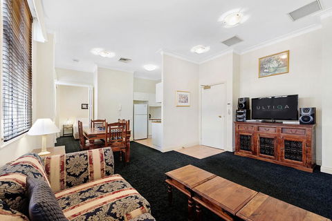 ULTIQA Rothbury Hotel - Accommodation Bookings 3