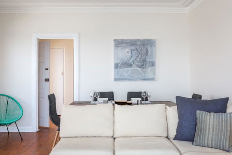 Unbelievable Clifftop Townhouse With Ocean Views - Accommodation Bookings 3