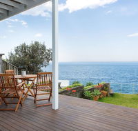 Unbelievable Clifftop Townhouse with Ocean Views - Accommodation Bookings