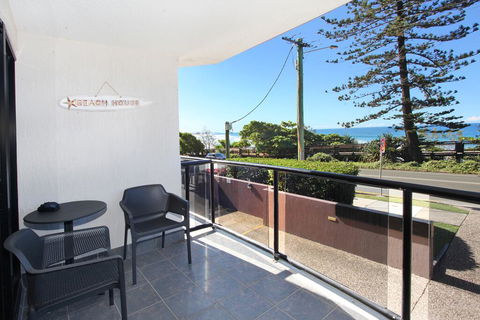 Unit 1 Phoenix Apartments, Coolum Beach - Accommodation Bookings 2