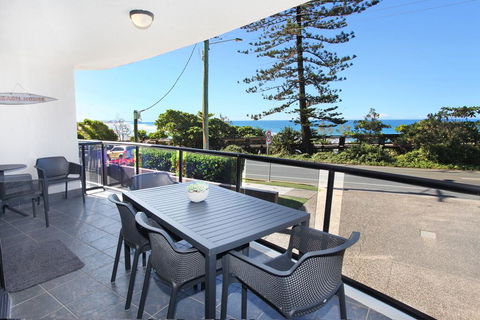 Unit 1 Phoenix Apartments, Coolum Beach - Accommodation Bookings 1