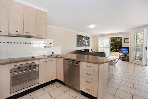 Unit 3, On The Park, 22 Frank Street Coolum Beach, 400 BOND, LINEN INCLUDED - Accommodation Bookings 2