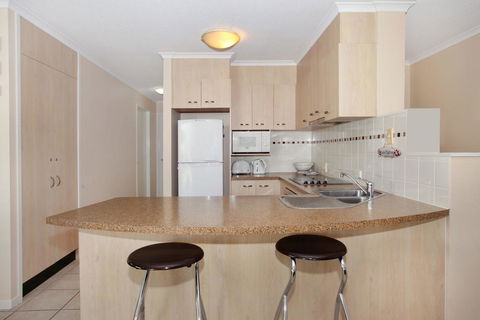 Unit 3, On The Park, 22 Frank Street Coolum Beach, 400 BOND, LINEN INCLUDED - Accommodation Bookings 3
