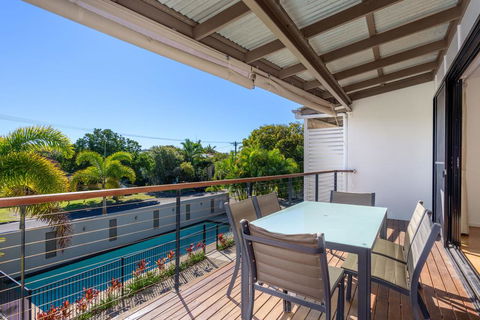 Unit 4 Rainbow Surf - Modern, Double Storey Townhouse With Large Shared Pool, Close To Beach And Shop - Accommodation Bookings 3