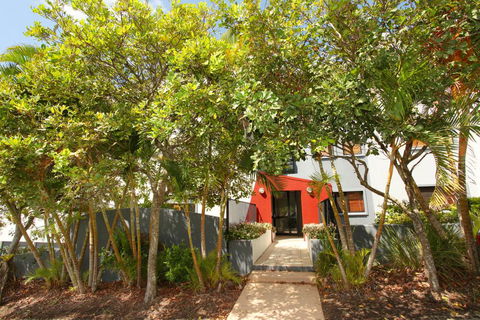 Unit 4, Beaumont Sur Mer, 13 - 15 Pacific Terrace Coolum Beach, 400 BOND, LINEN SUPPLIED - Accommodation Bookings 3