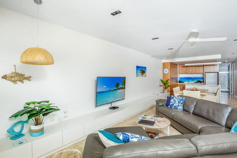 Unit 6 Plantation - Rainbow Beach, Plantation Resort, Ground Floor, Aircon, Pool, Spa - Accommodation Bookings 0