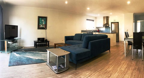 Unit 8 - Boardwalk - Accommodation Bookings 3
