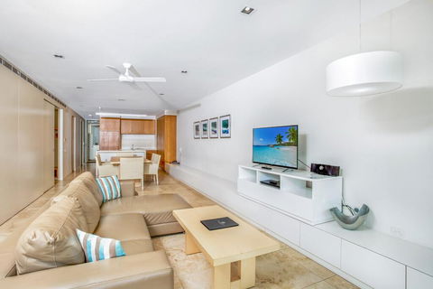 Unit 8 Plantation Resort - Rainbow Beach, Plantation Resort, Air Conditioned, Pool And Outdoor Spa - Accommodation Bookings 1