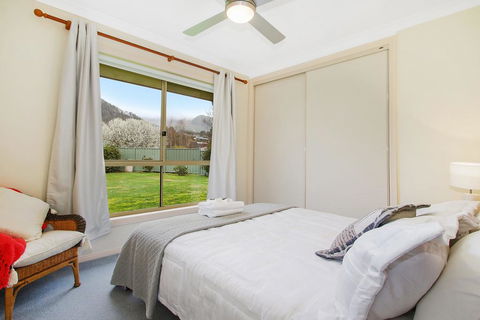 Valley View Townhouse - On The RAIL TRAIL - Accommodation Bookings 1