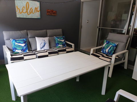 Venetian Canal Apartment-Close To Beaches And Marina - Accommodation Bookings 3
