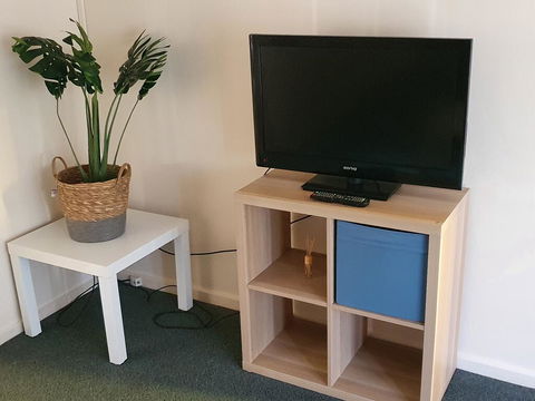 Value 2 Bed Villa Close To QEH + Airport + City + Beach - Accommodation Bookings 1
