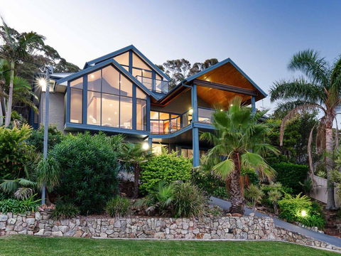Venabu On Garuwa, 20 Garuwa Street - Spectacular House With Fabulous Views - Accommodation Bookings 0