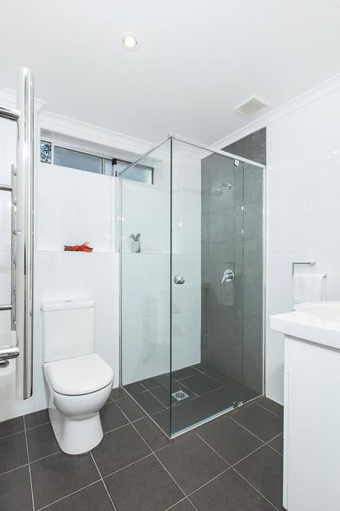 Vibrant Oversized Studio In Leafy Balgowlah - Accommodation Bookings 3