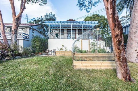 Vibrant Oversized Studio In Leafy Balgowlah - Accommodation Bookings 1
