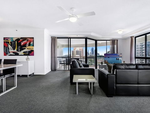 Victoria Square 2 Bed Ocean View Broadbeach - Accommodation Bookings 2