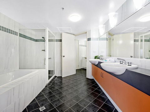 Victoria Square Apartments In The Heart Of Broadbe - Accommodation Bookings 3