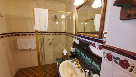 Victoria House Motor Inn - Accommodation Bookings 1
