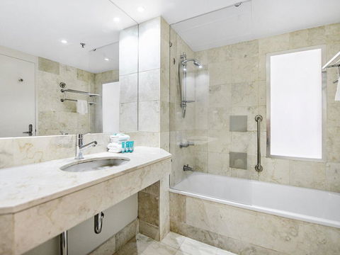 View - In Heart Of Surfers Paradise - Accommodation Bookings 2