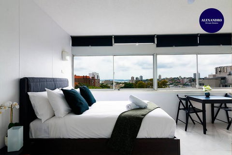 Views To Die For// Studio Rushcutters Bay // Free Parking - Accommodation Bookings 0
