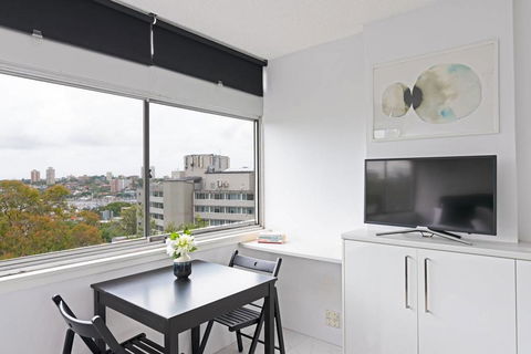 Views To Die For// Studio Rushcutters Bay // Free Parking - Accommodation Bookings 3