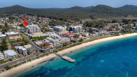 Views, Views & More Views, Sub-Penthouse In Shoal Bay - Accommodation Bookings 3