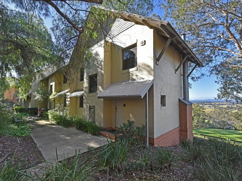 Villa 2br 540 Greenview Resort Condo Located Within Cypress Lakes Resort Nothing Is More Central - Accommodation Bookings 3