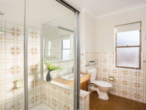 Villa Bianca 10 Opposite The Tanks - Accommodation Bookings 1