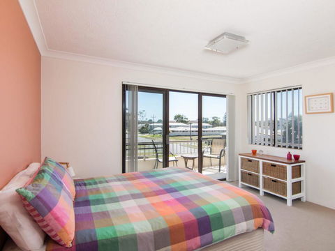 Villa Capri 3, Just A Hop, Skip And Jump To Bowling Club - Accommodation Bookings 2