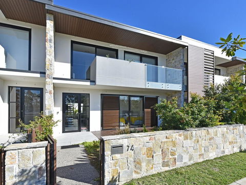 Villa Capri Waterside At Trinity Point - Accommodation Bookings 0