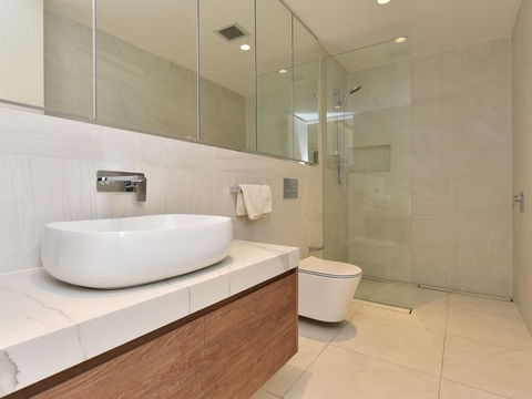 Villa Catania Waterside At Trinity Point - Accommodation Bookings 3