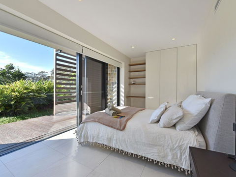 Villa Catania Waterside At Trinity Point - Accommodation Bookings 1