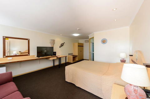 Villa Mirasol Motor Inn - Accommodation Bookings 3