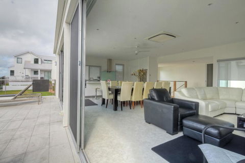 Villa Moyne - Located In A Quiet Cul De Sac And Designed For Beach Families - Accommodation Bookings 3