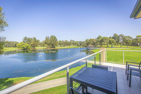Villa On The Green - Accommodation Bookings 2
