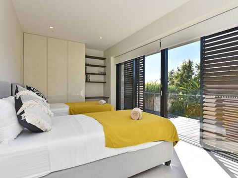 Villa Positano Waterside At Trinity Point - Accommodation Bookings 1