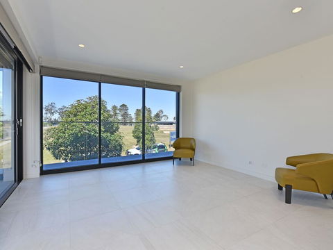 Villa Sorrento Waterside At Trinity Point - Accommodation Bookings 3