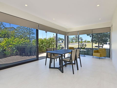 Villa Sorrento Waterside At Trinity Point - Accommodation Bookings 1
