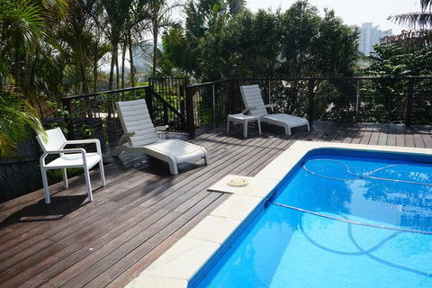 Villa With Views & Pool - Accommodation Bookings 1