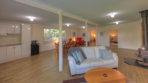 Village Stays Coldstream Gallery Bungalow - Accommodation Bookings 3