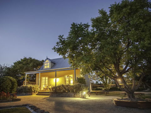 Vineyard Cottages - Accommodation Bookings 0