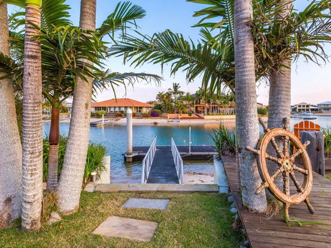 Vista Del Mare - 81 Witonga Drive Yamba Family Home On Water. - Accommodation Bookings 0