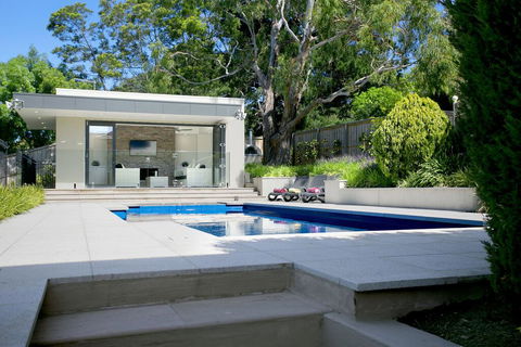 Vue De La Mer Luxury Family Retreat With Tennis Court, Pool, Spa, Water Views - Accommodation Bookings 2