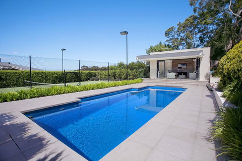 Vue De La Mer Luxury Family Retreat With Tennis Court, Pool, Spa, Water Views - Accommodation Bookings 3