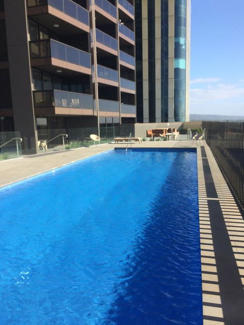 VUE Penthouse On King William - Accommodation Bookings 3